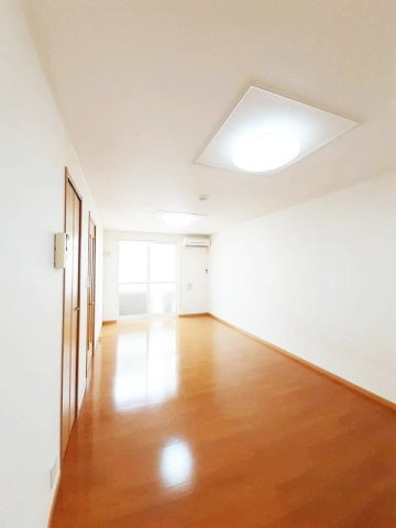 明るい色調の室内です
