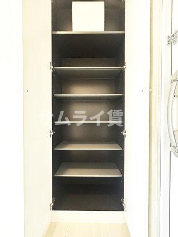 鳥居西アベニューの玄関