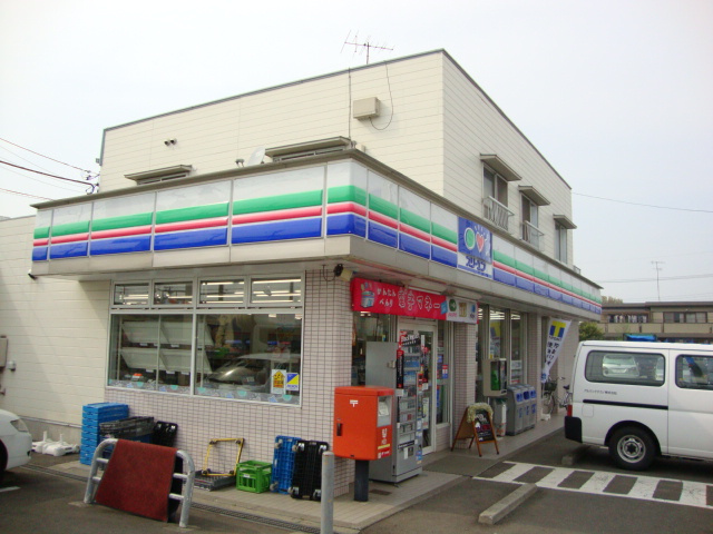 スリーエフ（コンビニ）まで700ｍ