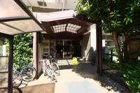 ゆとりのあるエントランスです