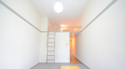 こちらの居間で趣味の時間をお楽しみください