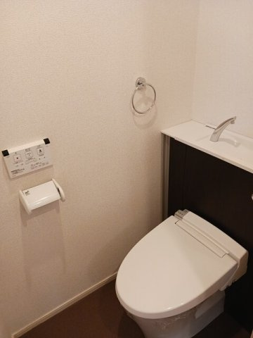 シンプルで使いやすいトイレです