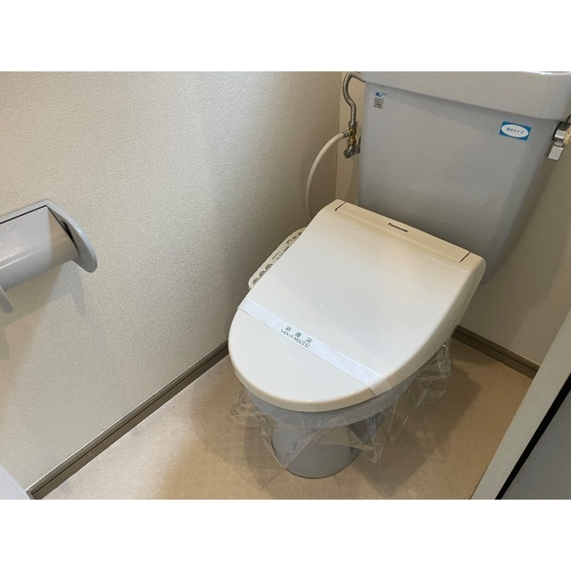 ゆったりとした空間のトイレです