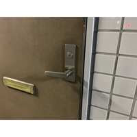 収納もある玄関です
