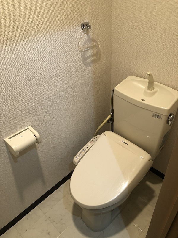 ゆったりとした空間のトイレです