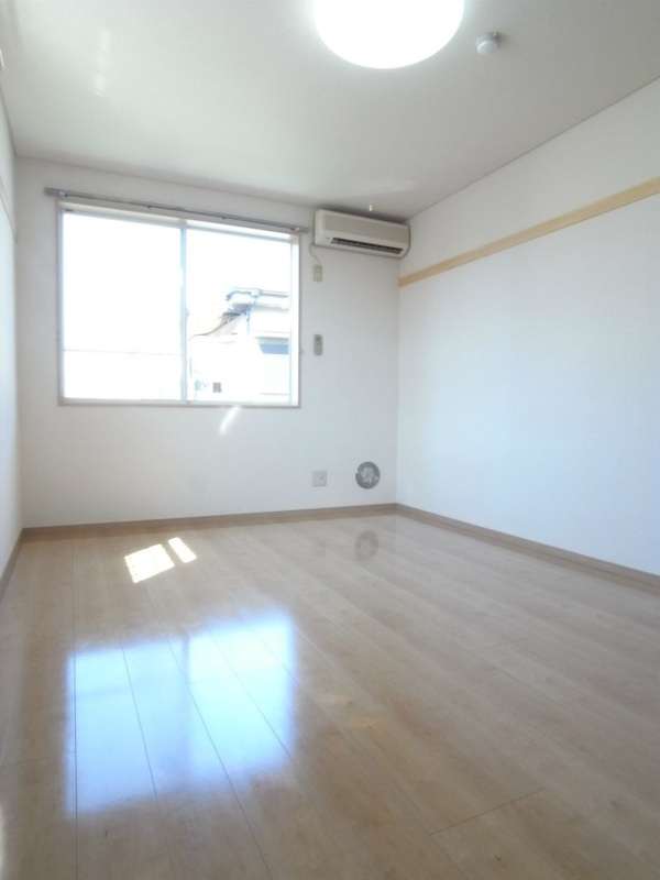 開放的な寝室です