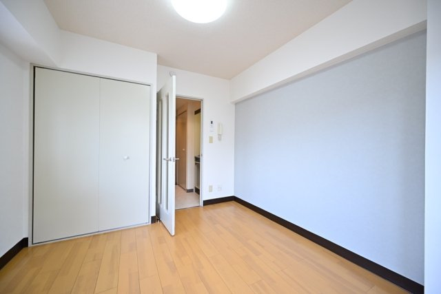 ゆったりした洋室です
