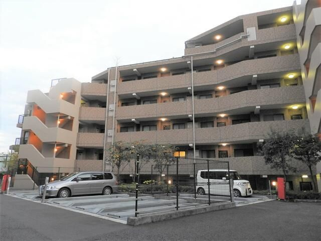 ライオンズマンション乃木坂の外観
