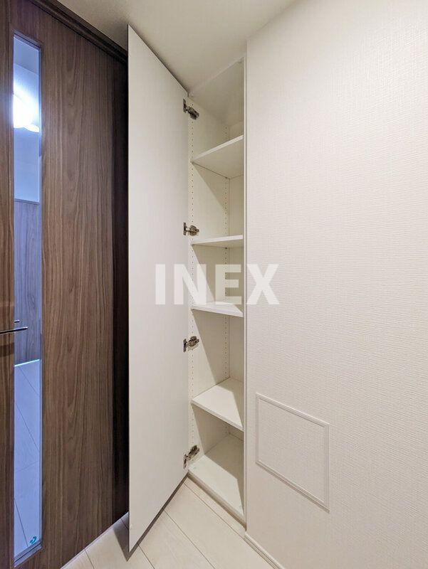横浜市南区日枝町４丁目の賃貸マンションの玄関