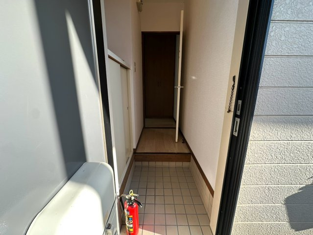 YSハイツの玄関
