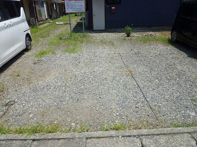 澤田貸家１号室の駐車場