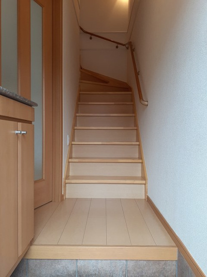 【玄関】 | エレガンテ五番館 | ゆったりとした玄関です