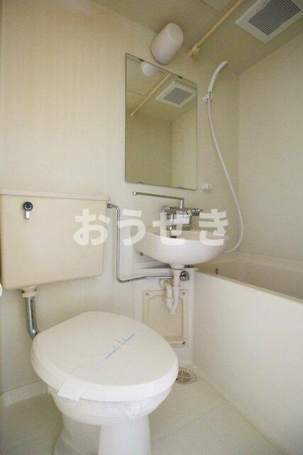 メイツ伊勢佐木長者町の浴室