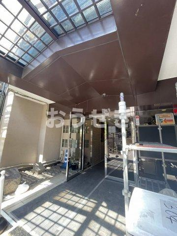メイツ伊勢佐木長者町のエントランス