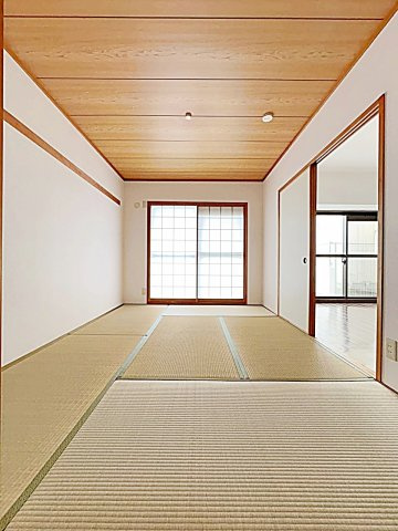 ユニーブル薬師山の寝室|中和室から南和室