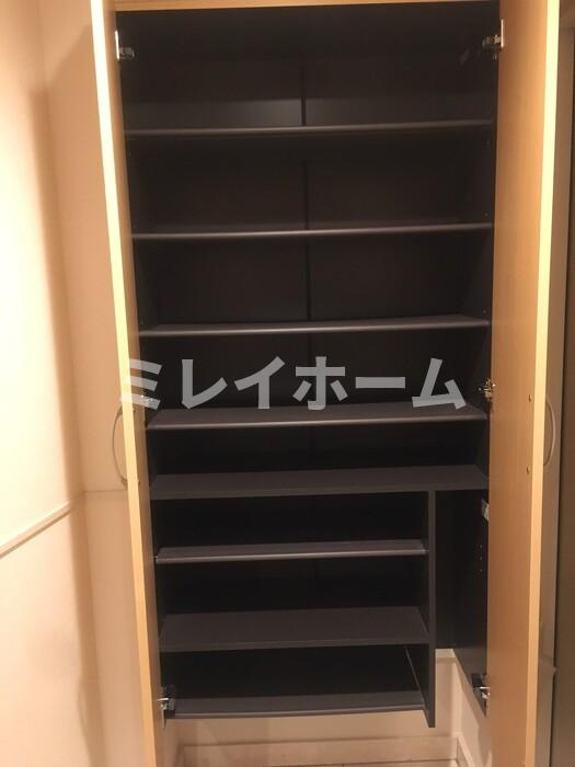Hill Flat Osaki の玄関