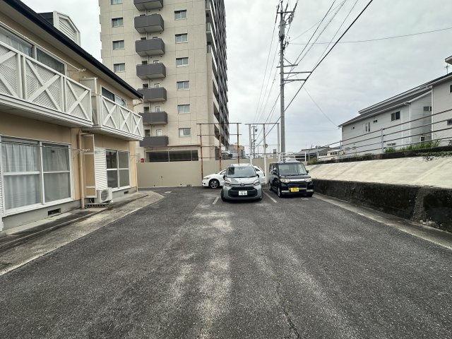 プチフラットの駐車場