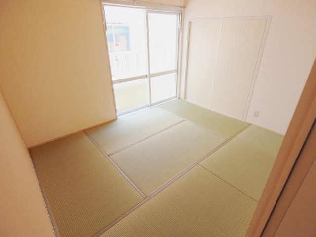 プレシオ海田の和室
