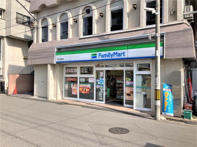クレイノポスタの周辺