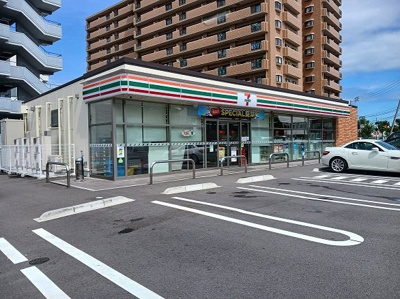 【周辺】 | エストレージャⅠ | セブンイレブン姫原３丁目店様まで450m