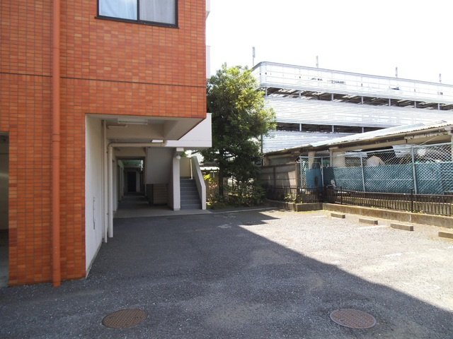 ヒルズセントポールの駐車場|広々とした敷地！駐車場です！