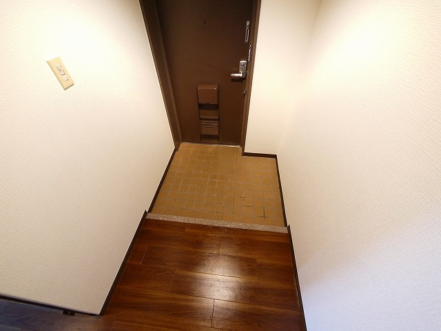 カサグランデ（大宮町）の玄関