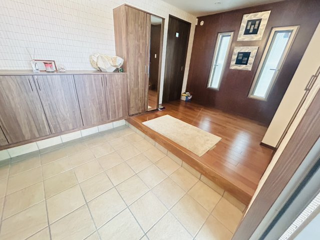 長田区御屋敷通5丁目　中古戸建の玄関|玄関内側の別角度の写真です。