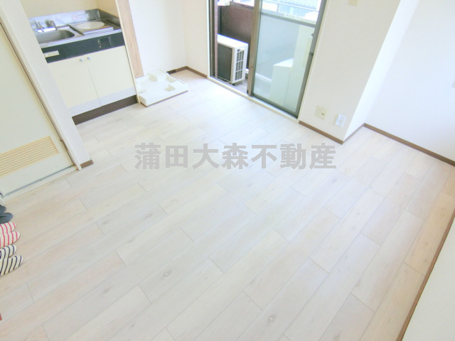 プラスワンビルの内装