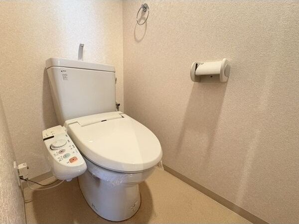 フローライト上前津のトイレ|落ち着いた色調のトイレです