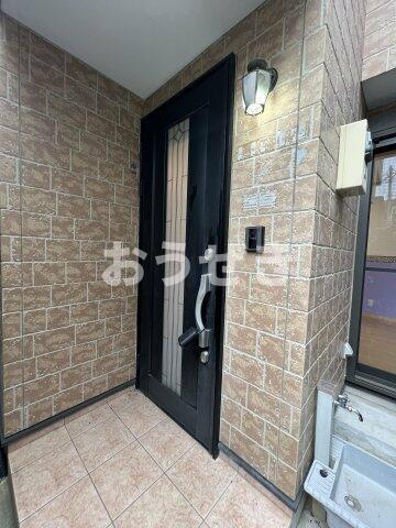 清水ヶ丘戸建てのエントランス