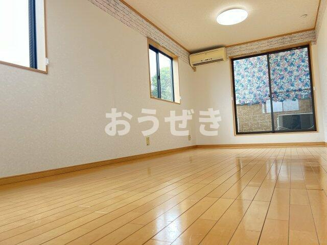 清水ヶ丘戸建ての居間・リビング