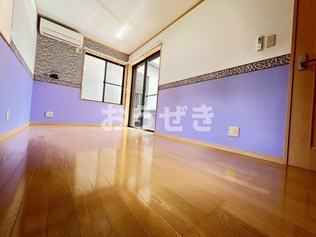 清水ヶ丘戸建ての居間・リビング