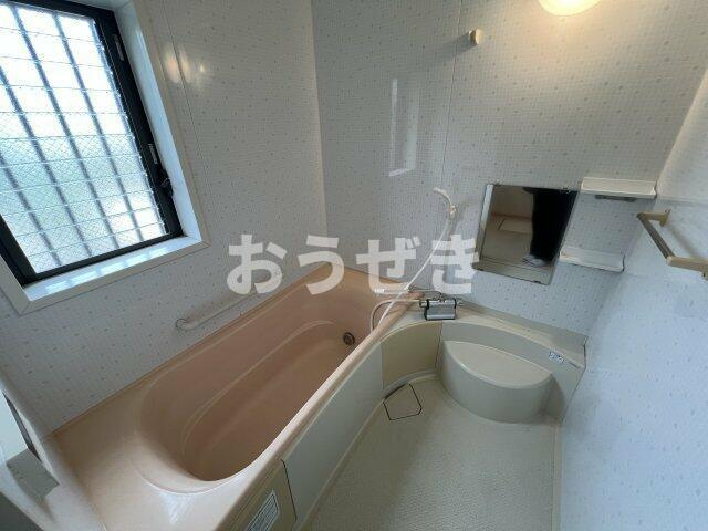 清水ヶ丘戸建ての浴室