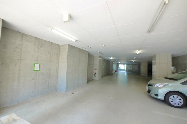 フレアコート奈良の駐車場