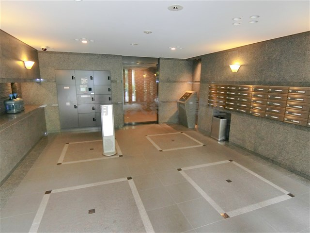 ルーブル蒲田本町のエントランス
