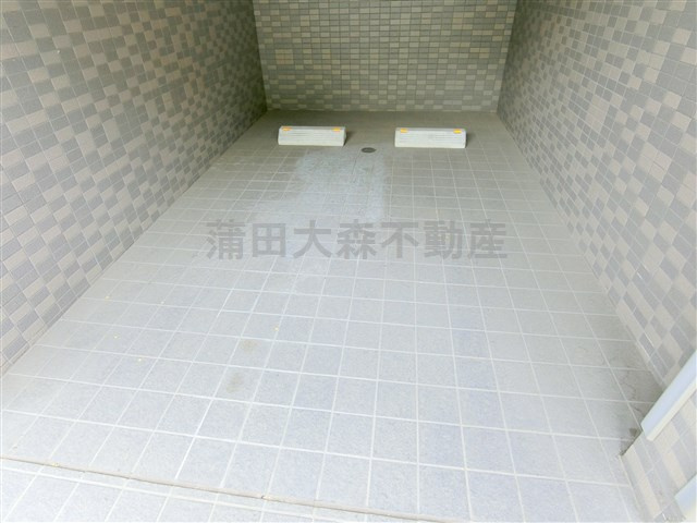 ルーブル蒲田本町の駐車場