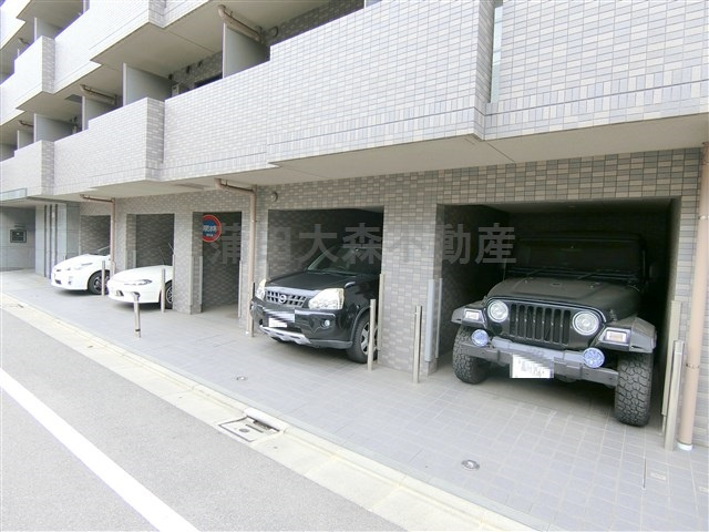 ルーブル蒲田本町の駐車場