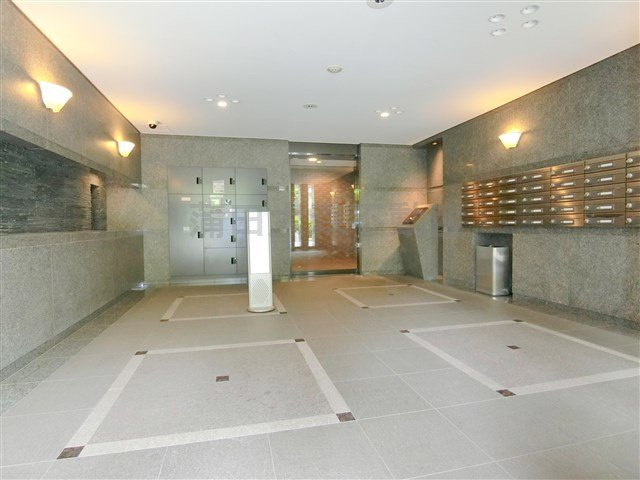 ルーブル蒲田本町のエントランス|TVモニター付オートロック　防犯カメラ　宅配BOX　メールBOX　エントランス