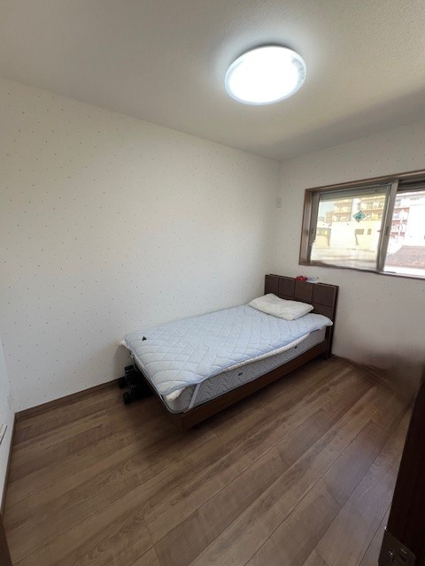 神戸市長田区四番町二丁目中古戸建の洋室|家具の配置をご想像下さい♪