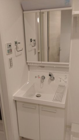 エステムプラザ東京ライズの独立洗面台