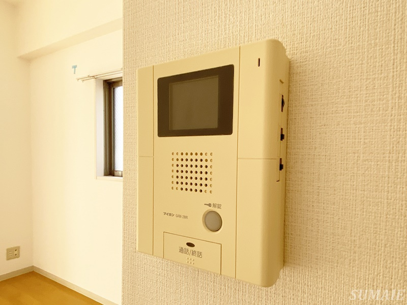 ヴェルドミールのセキュリティ|モニター付きインターホンです☆