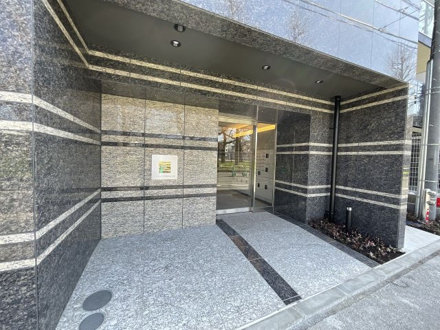 コンシェリア横濱蒔田公園のエントランス