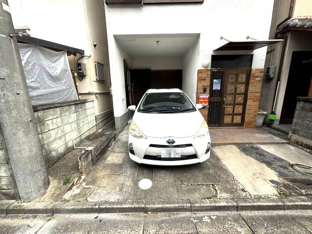 羽曳野市広瀬の一戸建ての駐車場