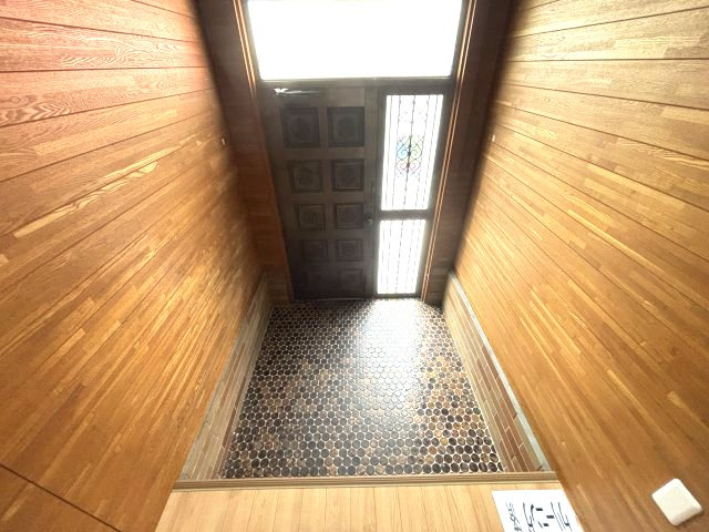 羽曳野市広瀬の一戸建ての玄関