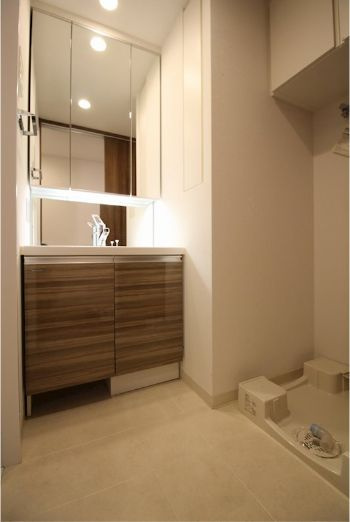 名古屋市中区丸の内３丁目の賃貸マンションの洗面所