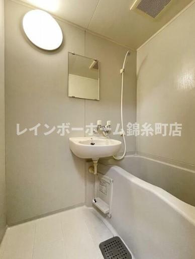 ロイヤル行徳の浴室