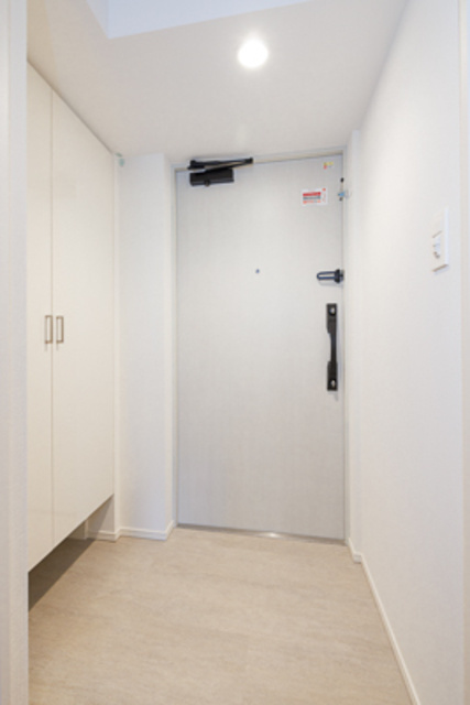 パークアクシス市川の玄関|※写真は同タイプ住戸です。
