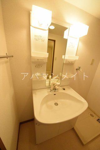 【洗面所】 | エスポワールいずみ野 | 明るい洗面所です