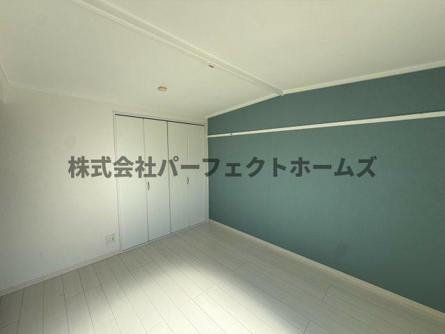 春日ダイヤモンドハイムの洋室|落ち着いた色調の洋室です