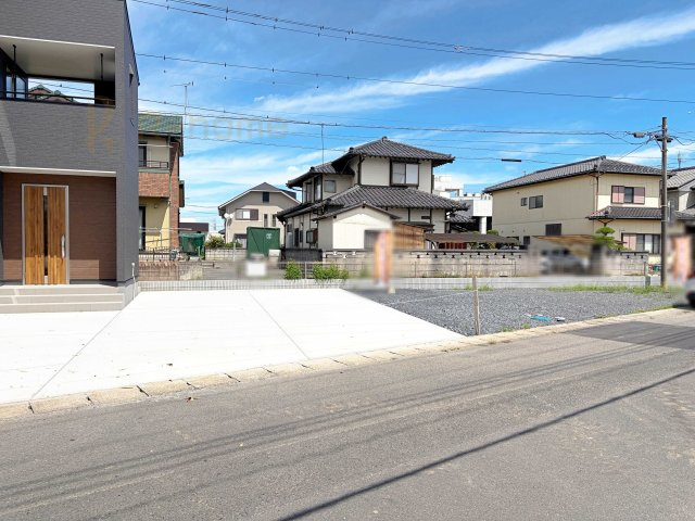 ひたちなか市栄町1期　新築戸建て　1号棟の駐車場|カースペースは5台完備。ゲスト用のスペースも確保できますね♪